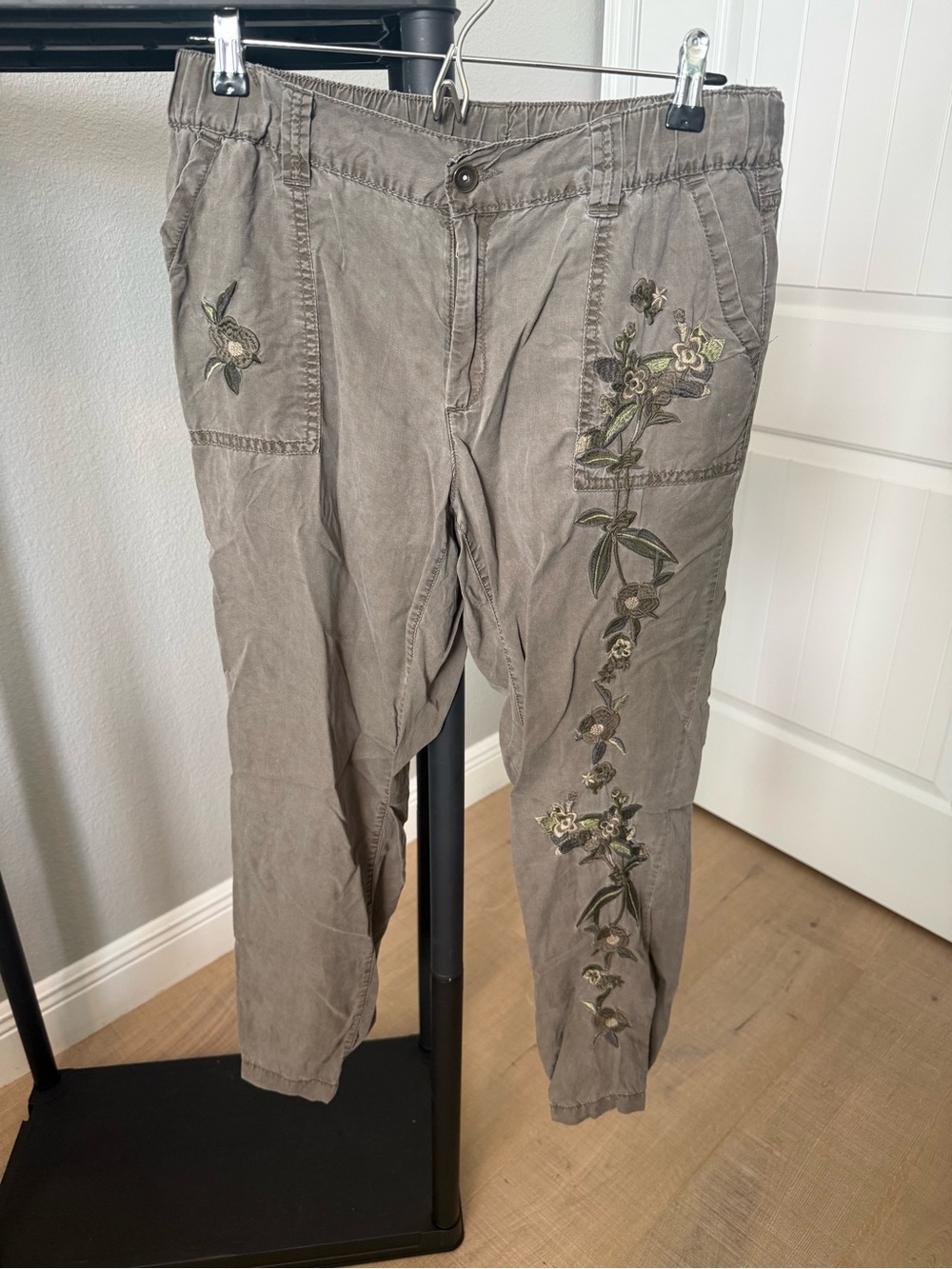 Embroidered Cropped Ankle Pants in Taupe with Floral Motif